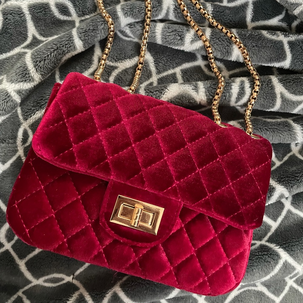 Fuchsia Structured Crossbody Bag with Gold Chain